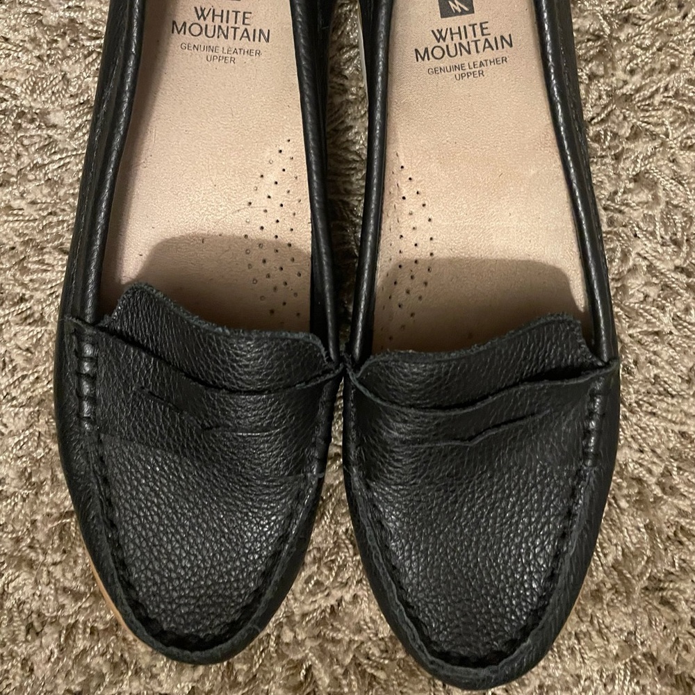White Mountain Black leather loafers 7